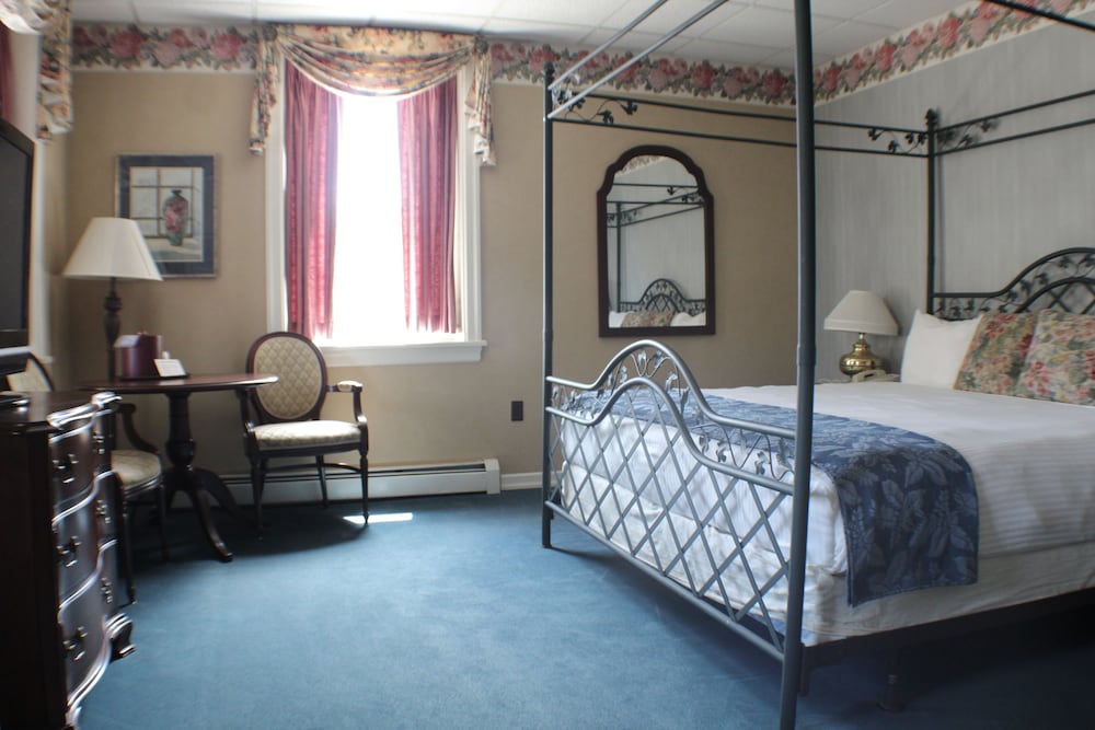 Waynebrook Inn Est 1865 56/73