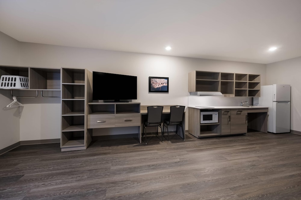 WoodSpring Suites Wixom - Novi 39/47
