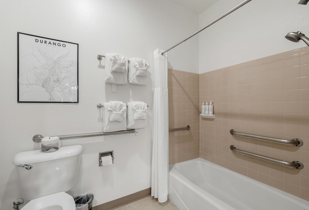 Adventure Inn Durango 50/52