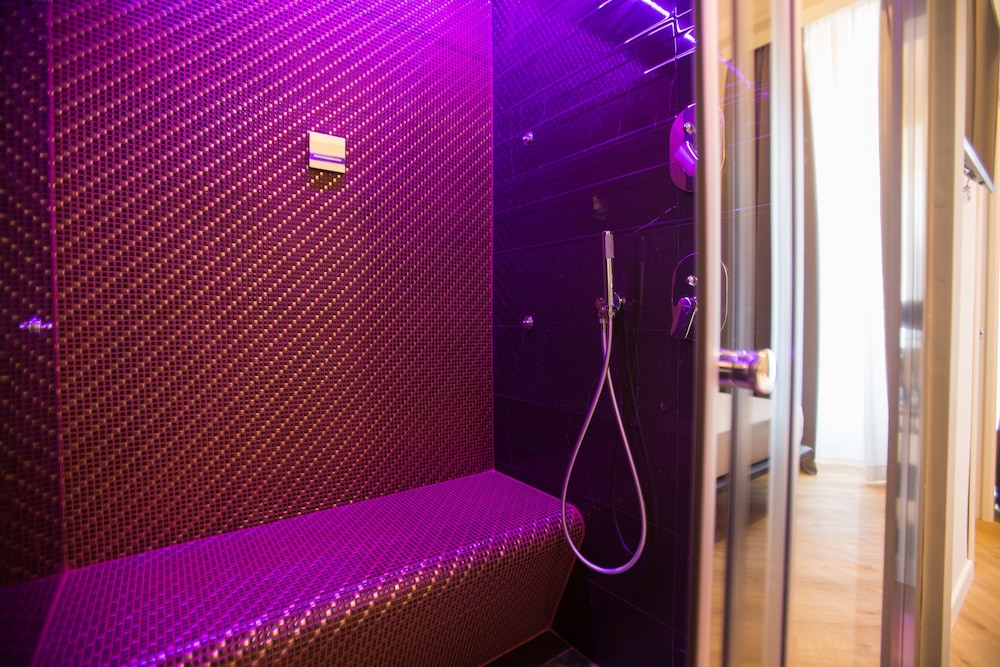 Ara Suite 27/38