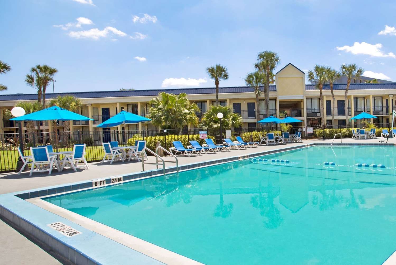Days Inn By Wyndham Orlando Airport Florida Mall 16/22