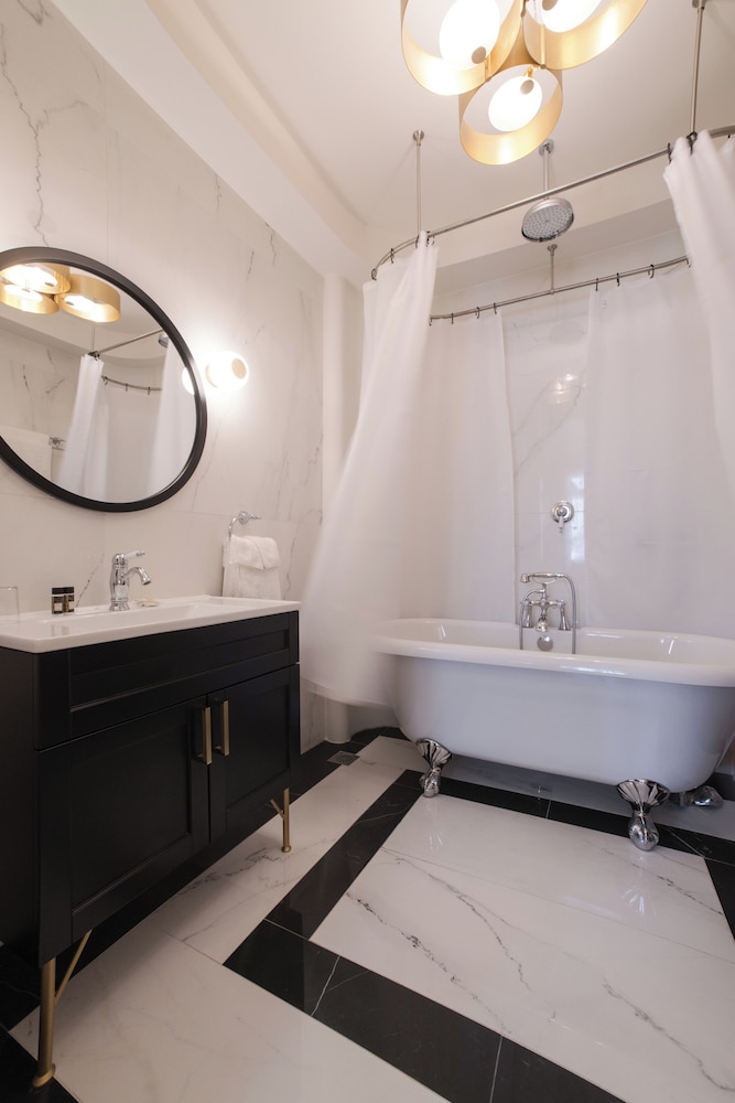 Castellano Hotel & Suites 8/63
