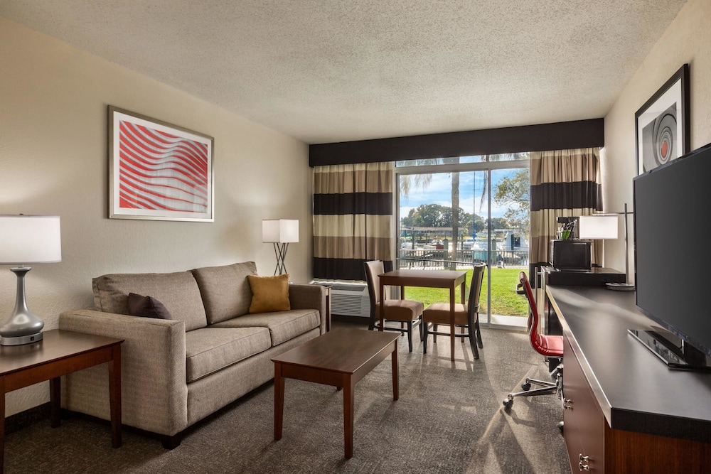 Ramada by Wyndham Sarasota Waterfront 39/71