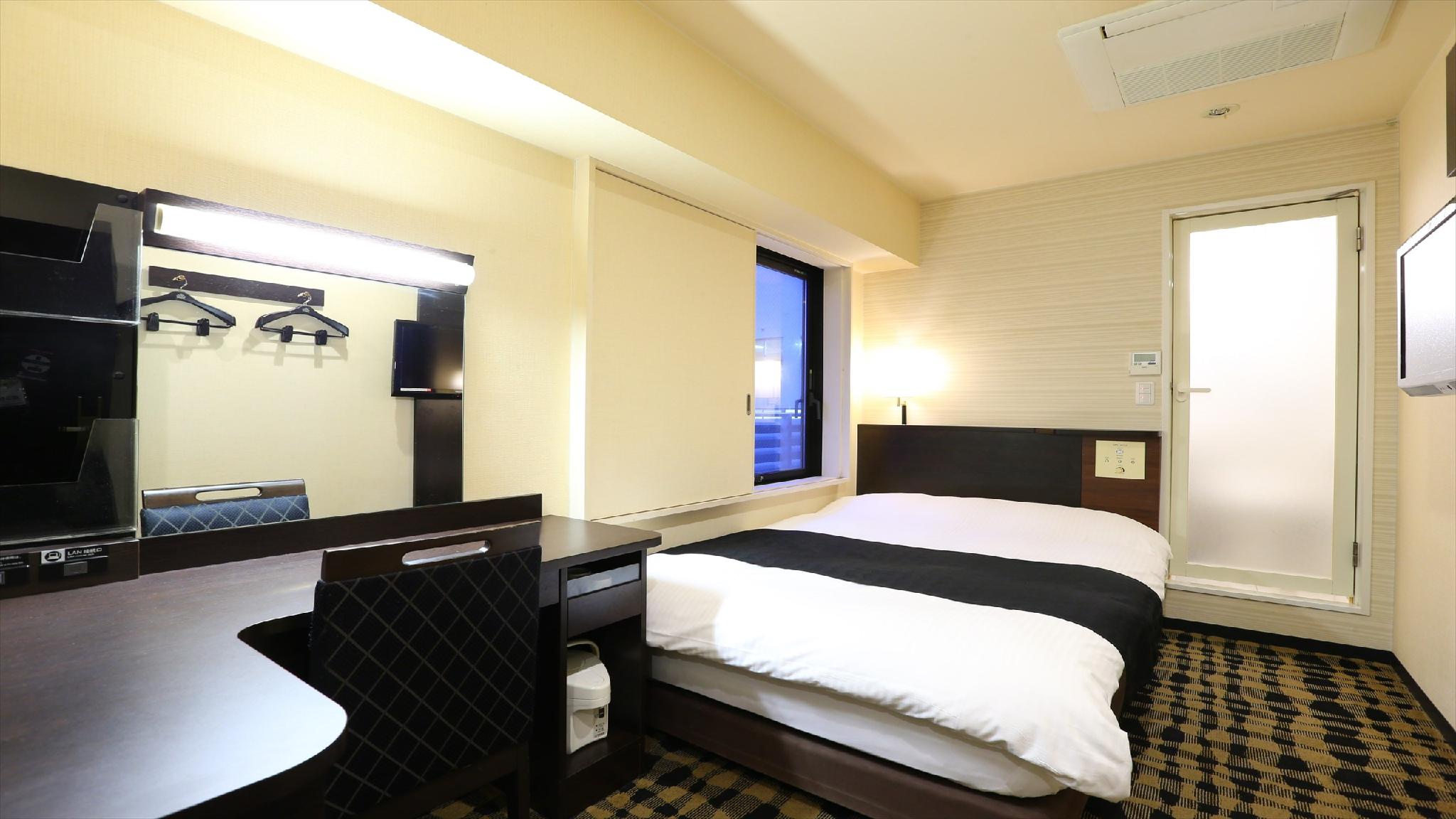Semi Room, Semi Double Bed