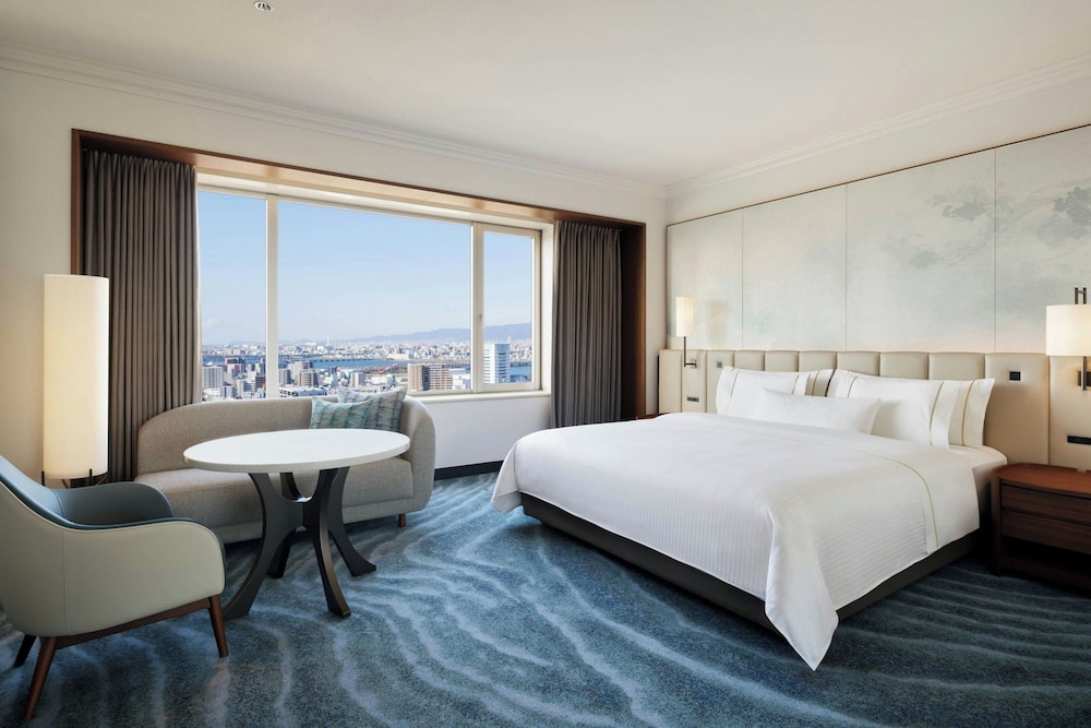 Renovated, King Bed