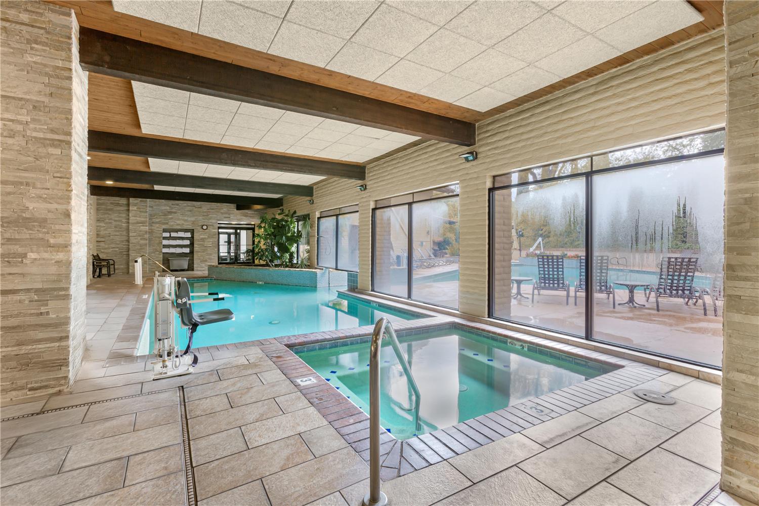Best Western Plus Arroyo Roble Hotel & Creekside Villas 26/47