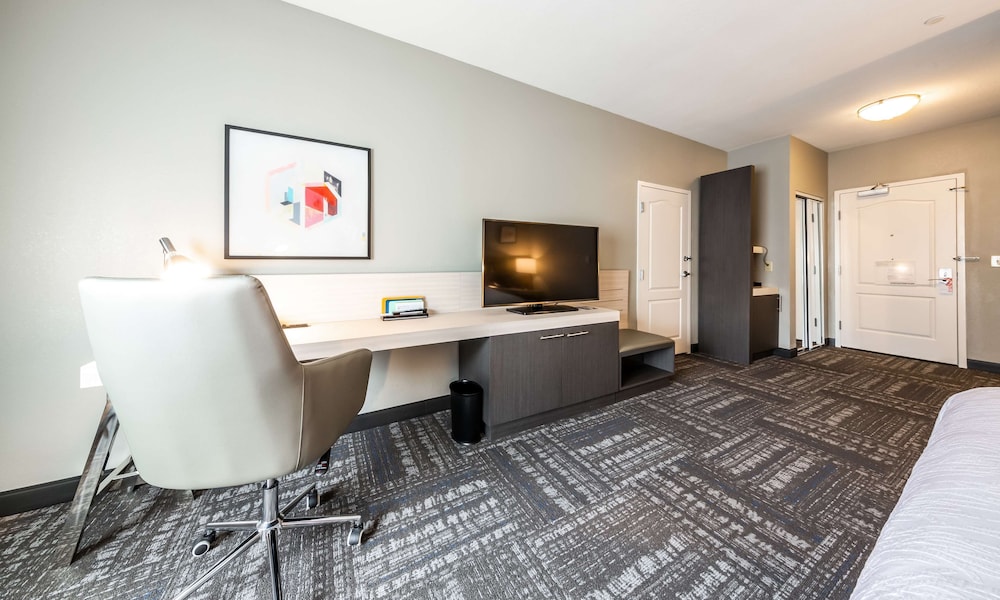 Hilton Garden Inn Beaumont, TX 34/39