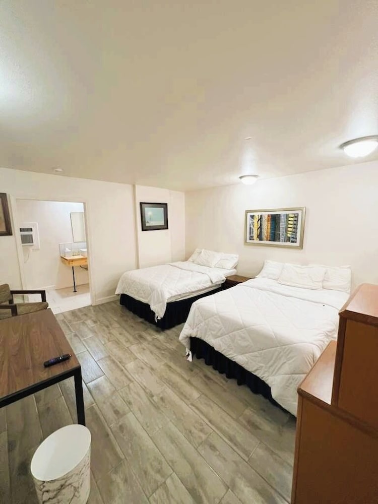 Sawmill Inn 13/33