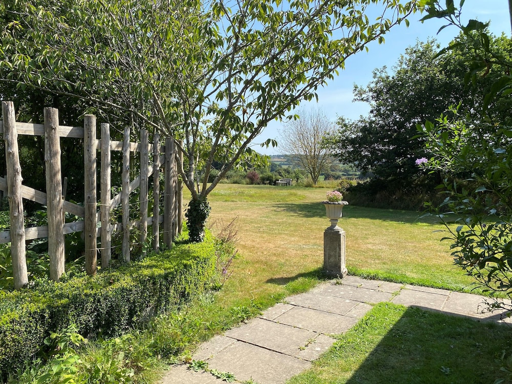 Munden House 41/50