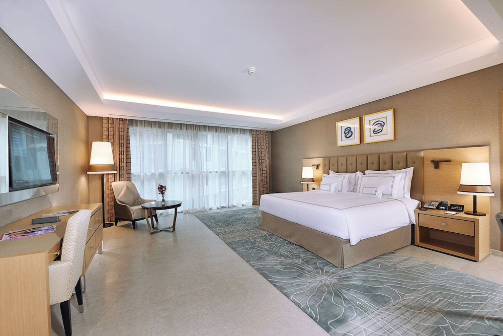 Grand Cosmopolitan Hotel 18/73