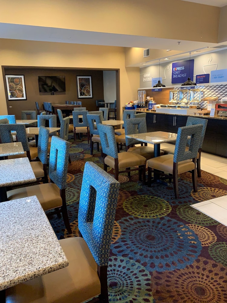 HOLIDAY INN EXPRESS ST PAUL S - INVER GROVE HGTS 29/47