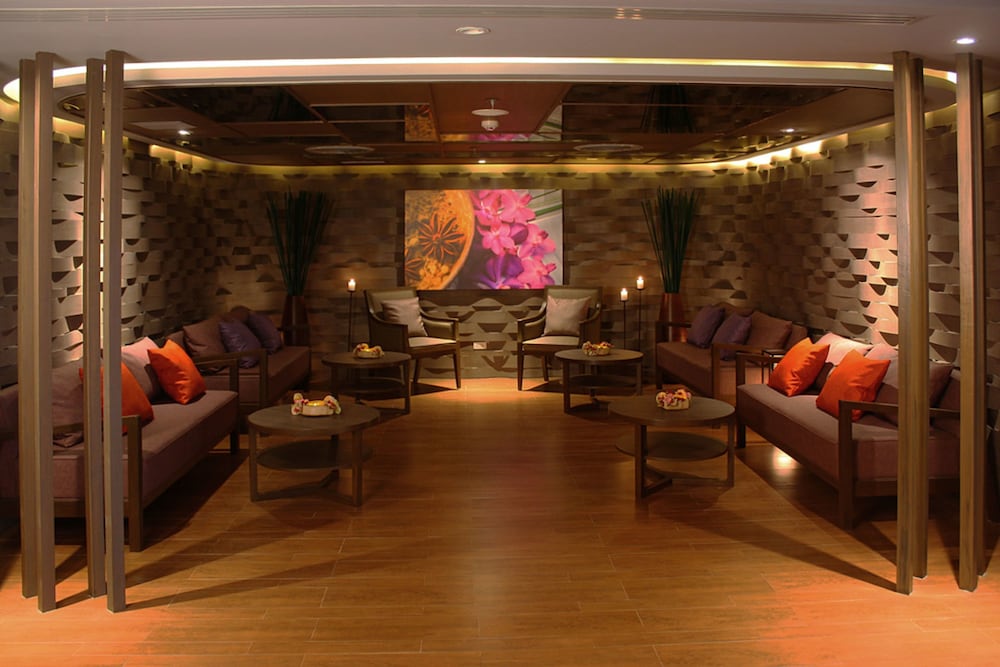 Mandarin Hotel Managed By Centre Point 56/71