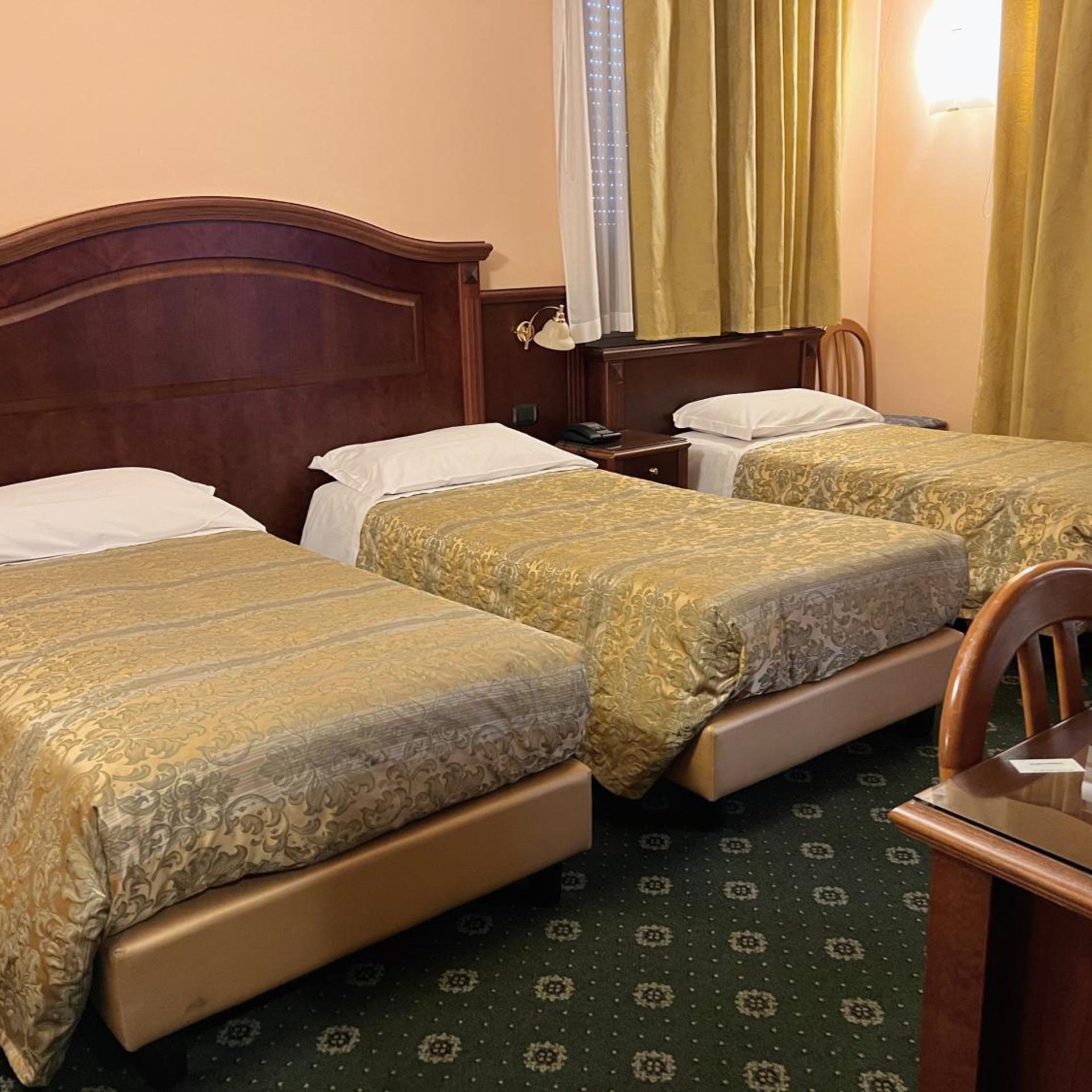 Hotel Valganna Srl Ex Valganna 28/50