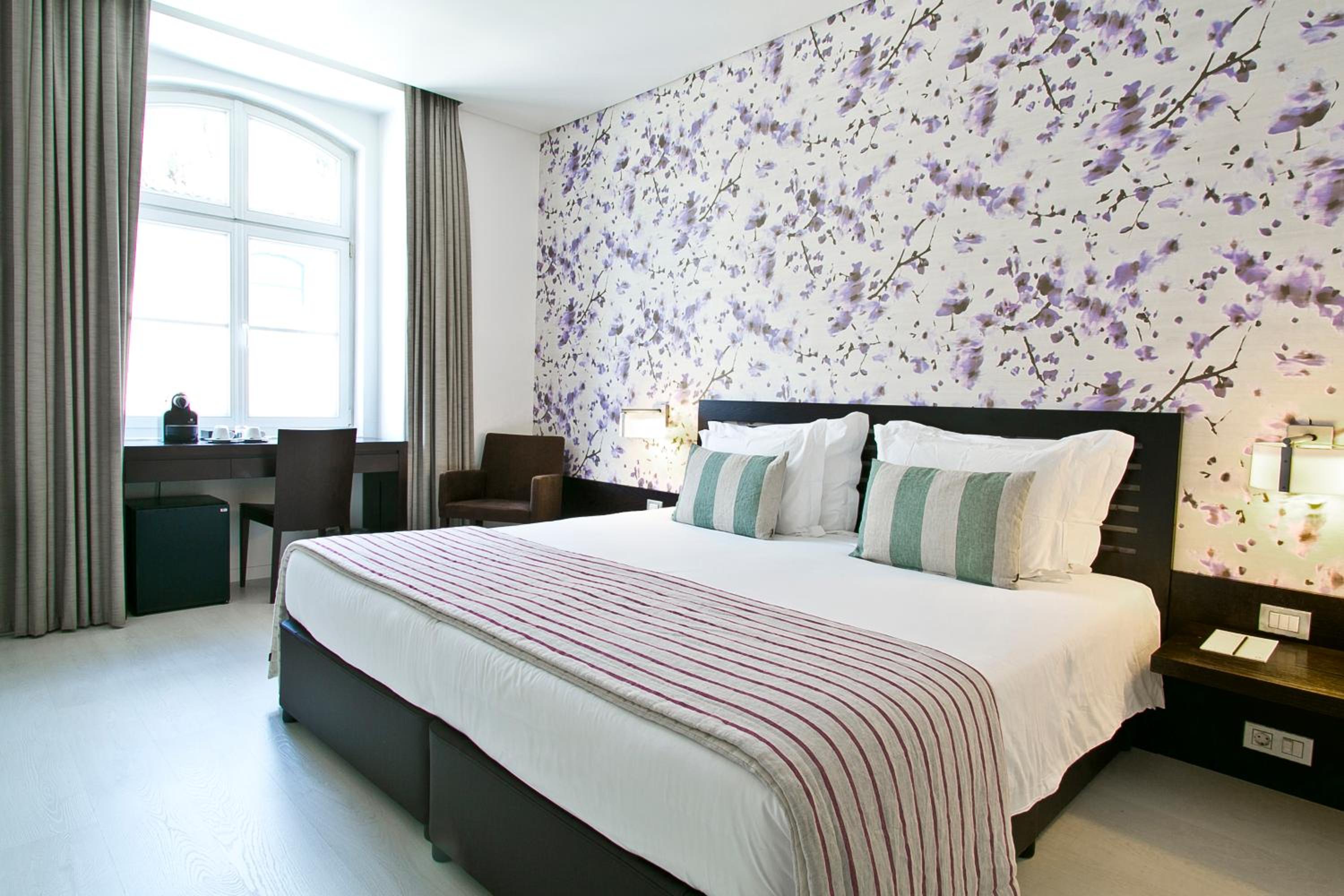 Standard, Double Bed, Street View، Internacional Design Hotel 4/9