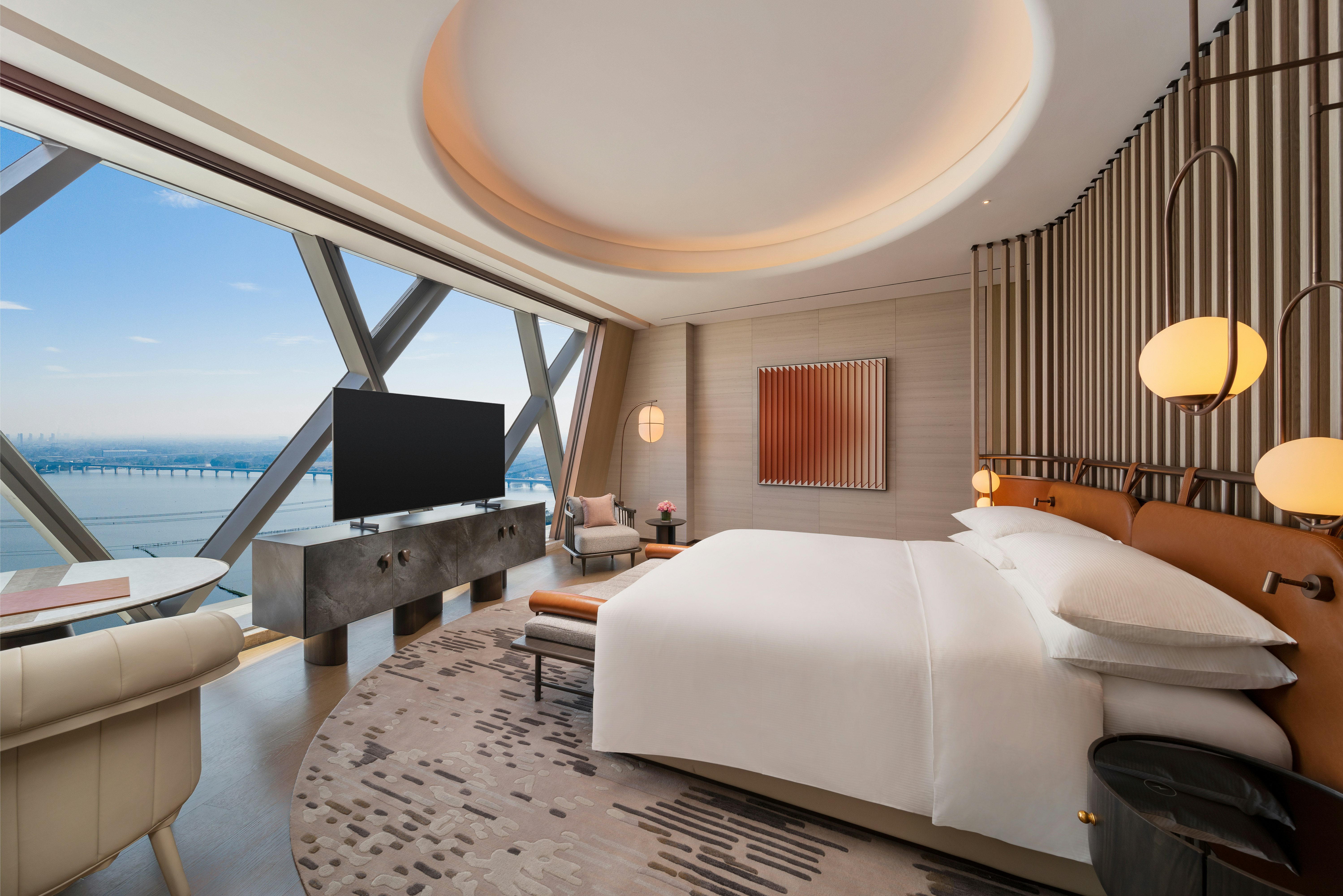 Ambassador, Suite, King Bed