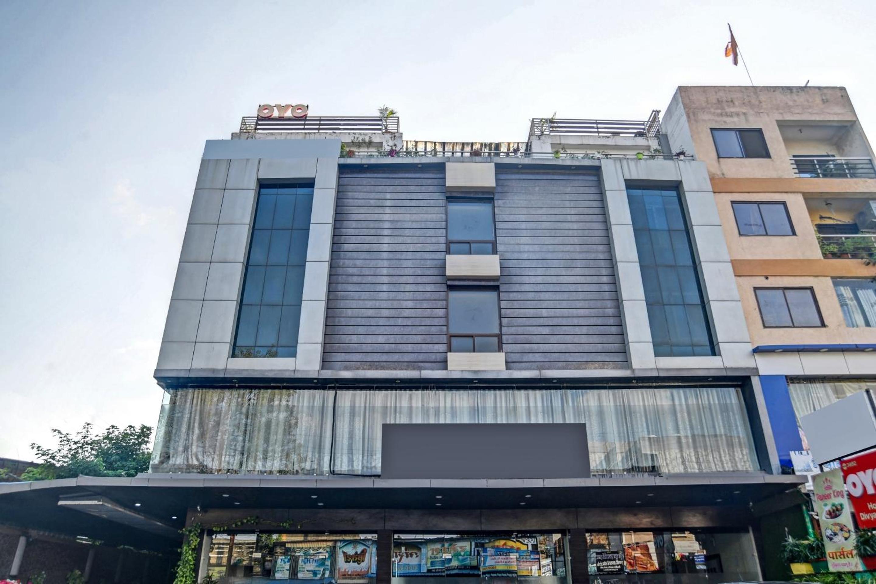 Super Townhouse Divya Palace 5/69