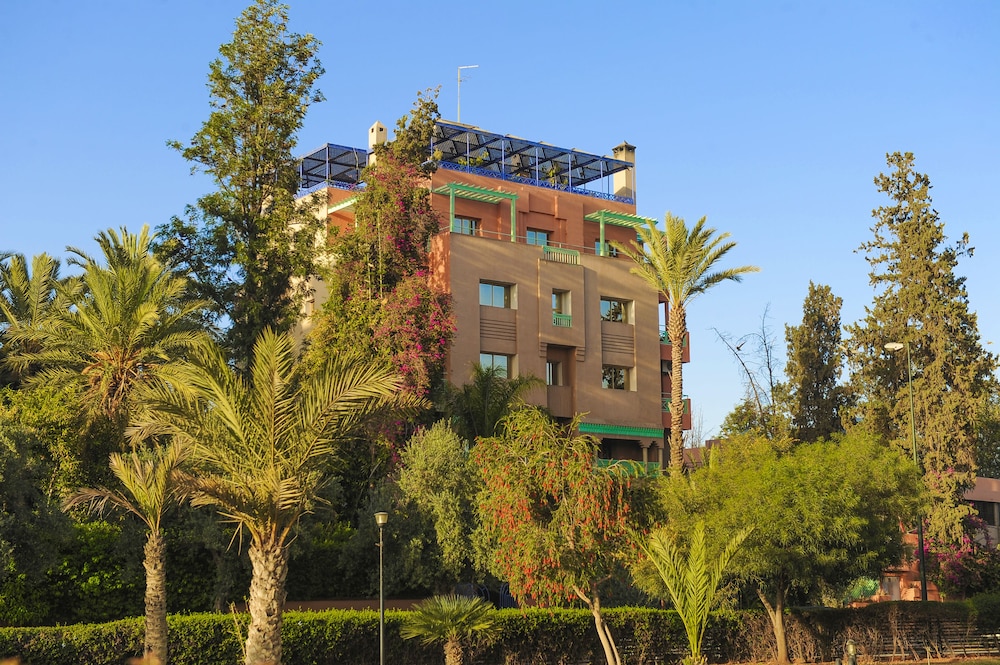 appart hotel amina resort and spa