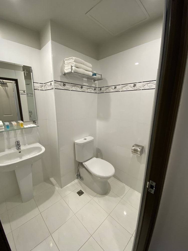 Trinity Hotel 44/50
