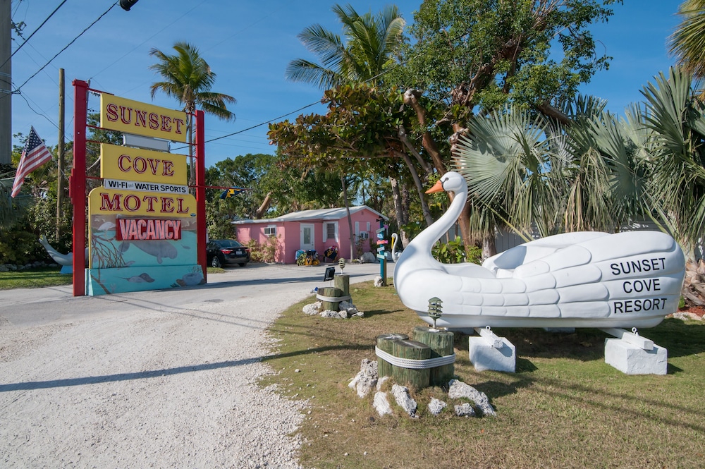 Sunset Cove Beach Resort 40/46