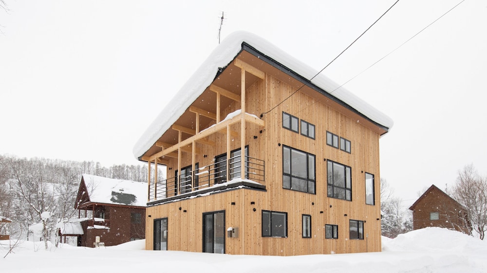 Country Resort Niseko (ex The Chalets at Country Resort) 3/77