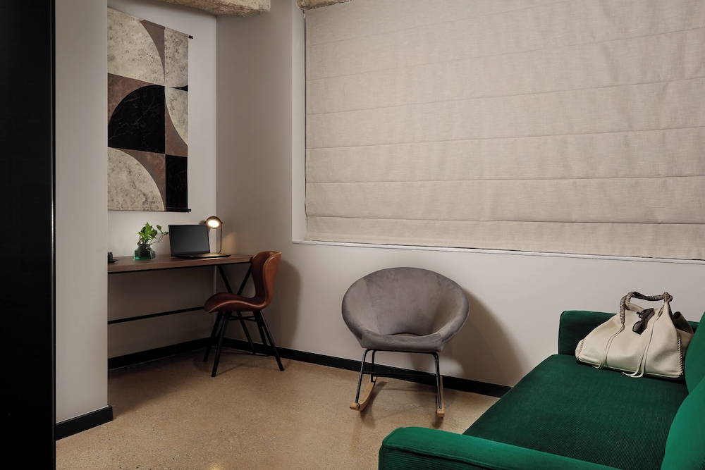 Anise Aluma Athens, Tapestry Collection by Hilton 42/59