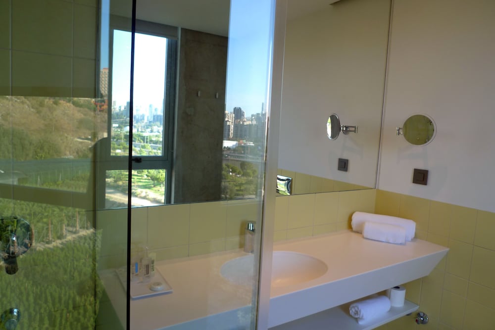 Bossa Nova Beirut Hotel 25/50