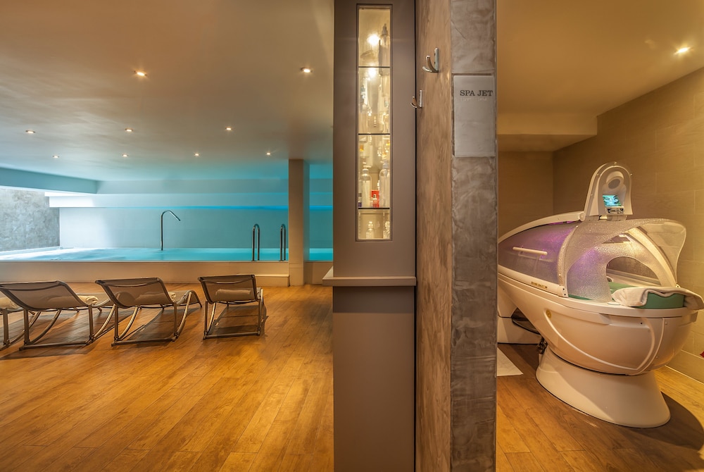 Hotel Montaigne Spa 37/45