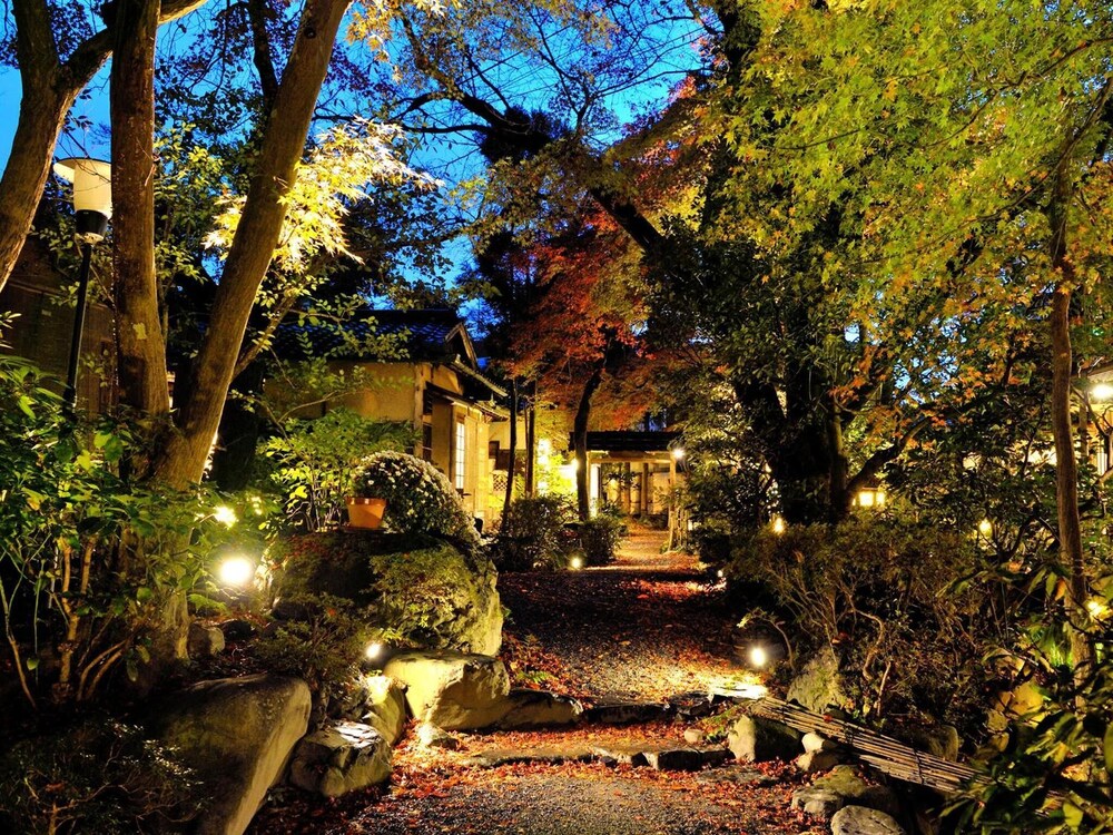 Heihachi Tea House Inn 36/40