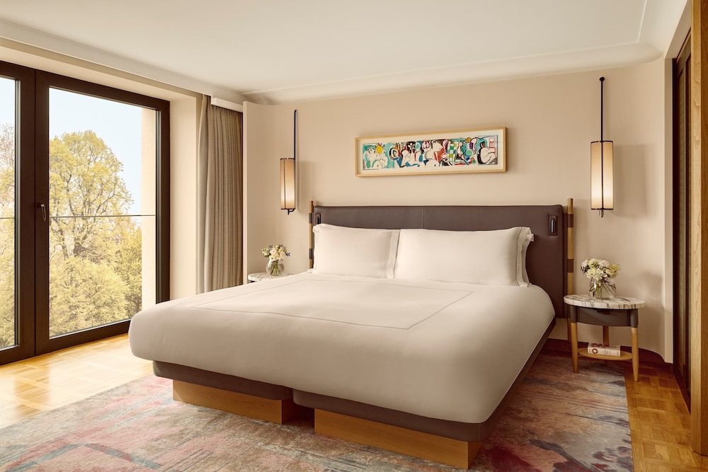2 Bedrooms, Park, Suite