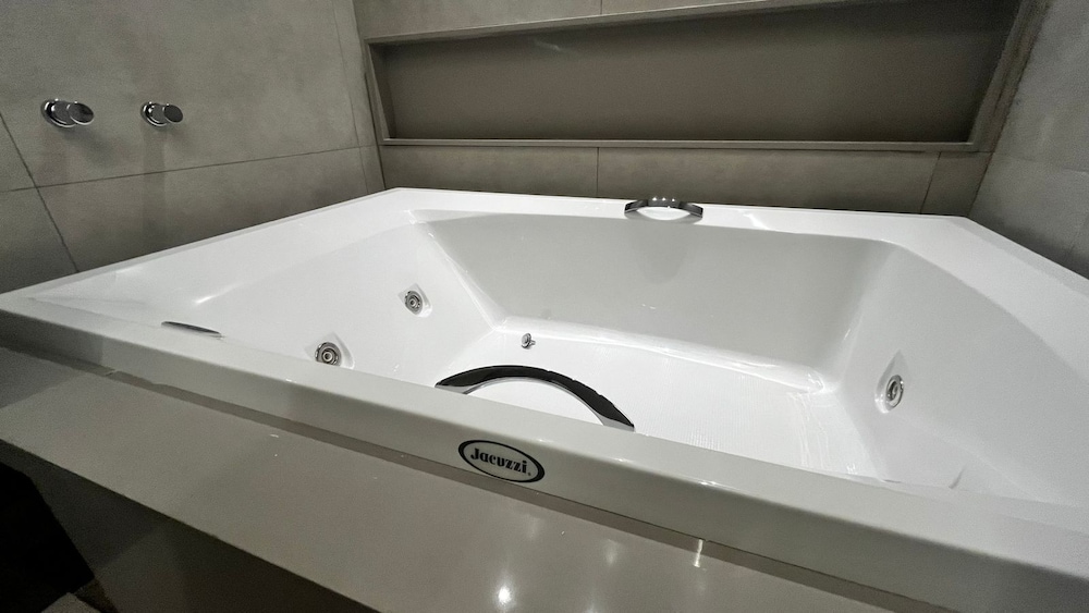 Hotel Amsterdam Montes Claros (ex. eSuites Montes Claros by Atlantica) 55/57