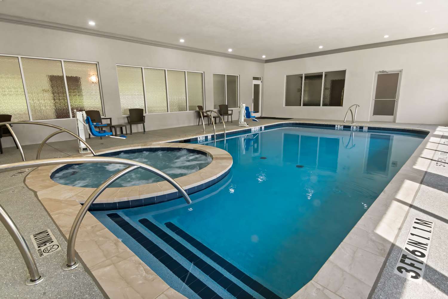 Comfort Suites Granbury 9/12