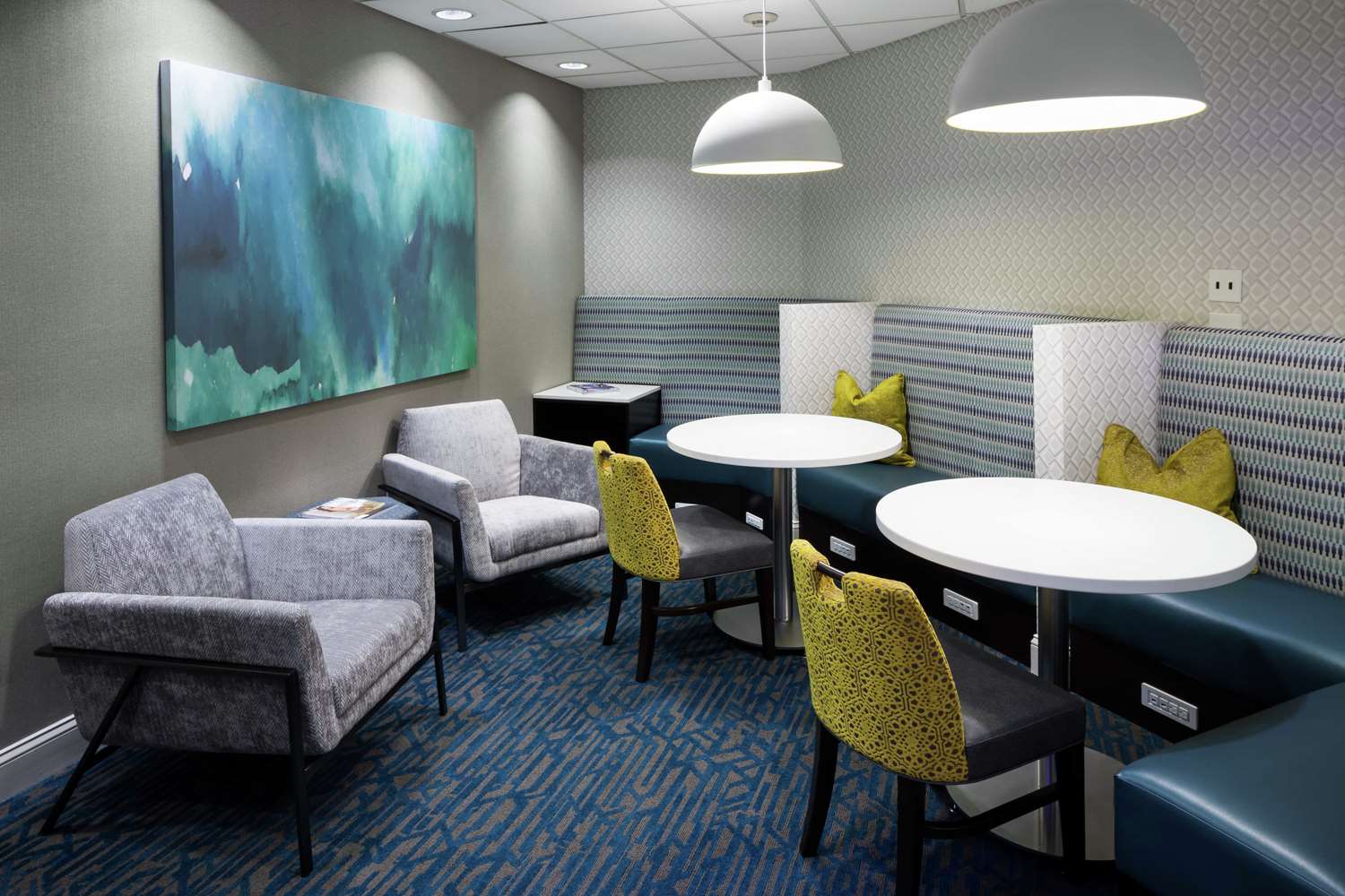 Hampton Inn Suites Miami Doral Dolphin Mall 23/52