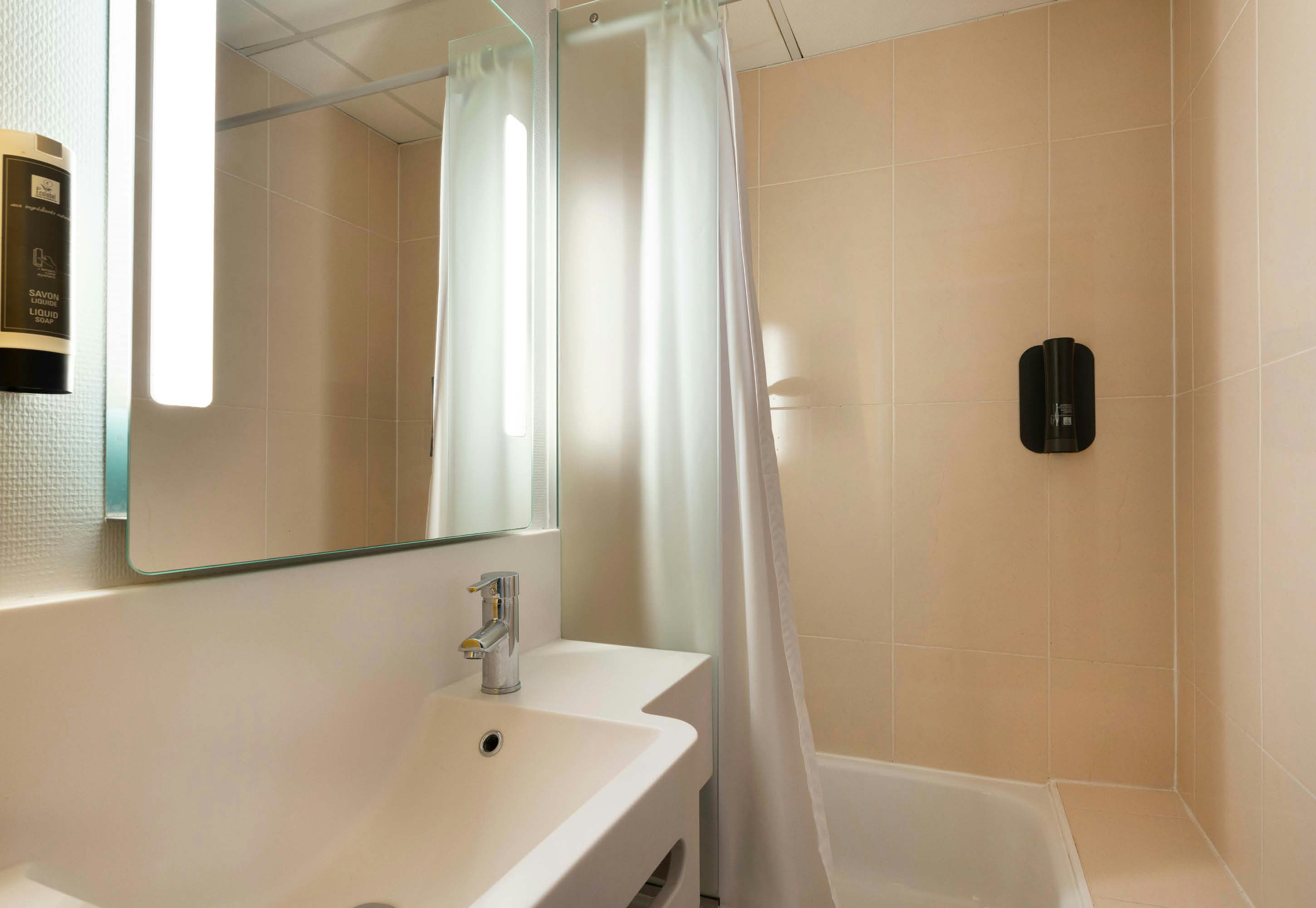 B&B Hotel Cholet Sud 16/16