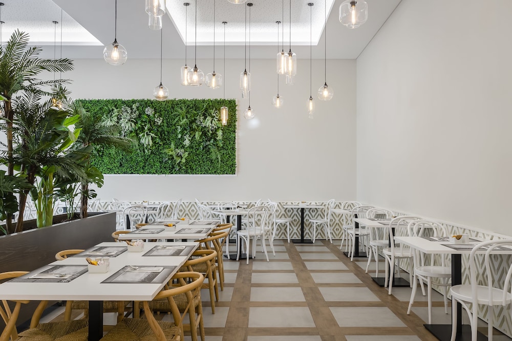 restaurant cafeteria