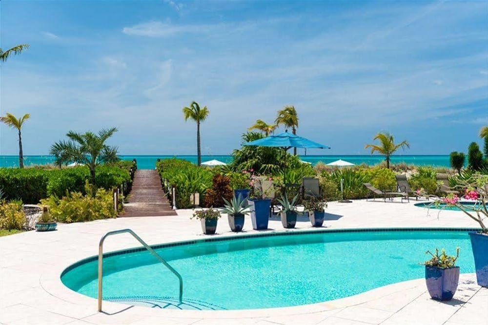 Grandview on Grace Bay 44/50