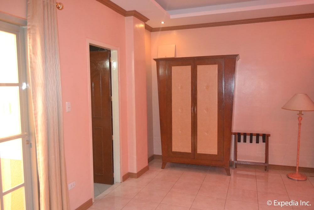 Pacific Breeze Hotel and Resort photo4