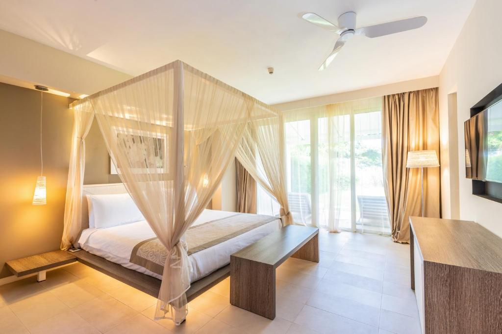 SUPERIOR, SUITE, SEA VIEW