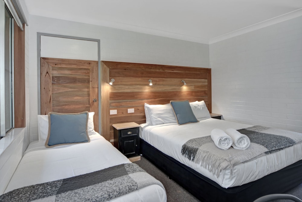 Pleasant Way Motel 6/67