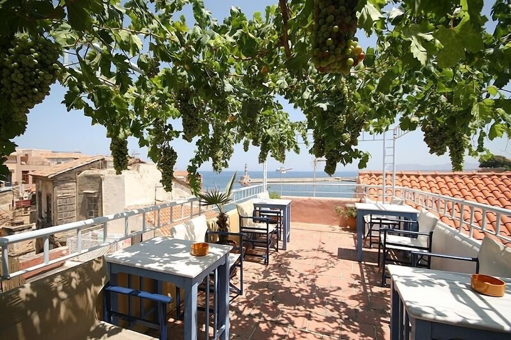 Nostos Beach Boutique Hotel 65/73