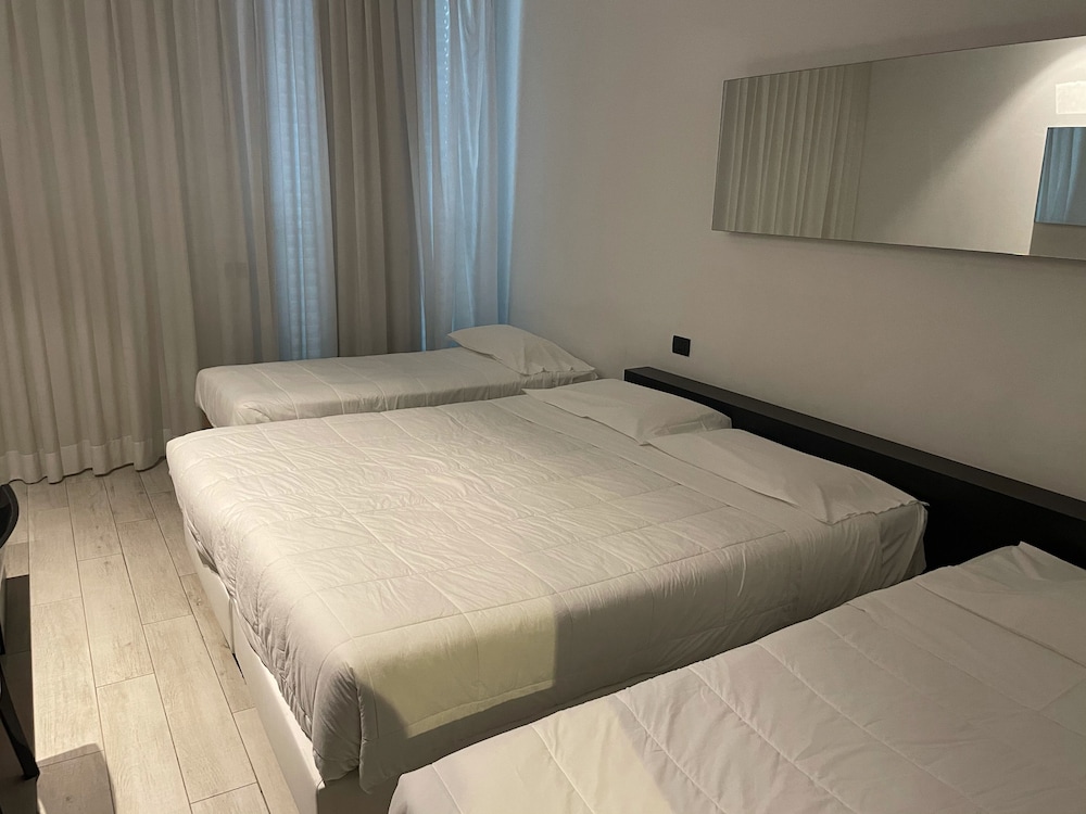 Blue Shades Aparthotel 45/66