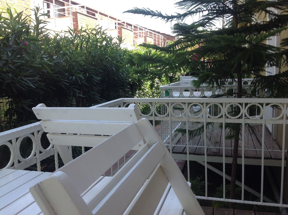 Berg Hotel 2/50