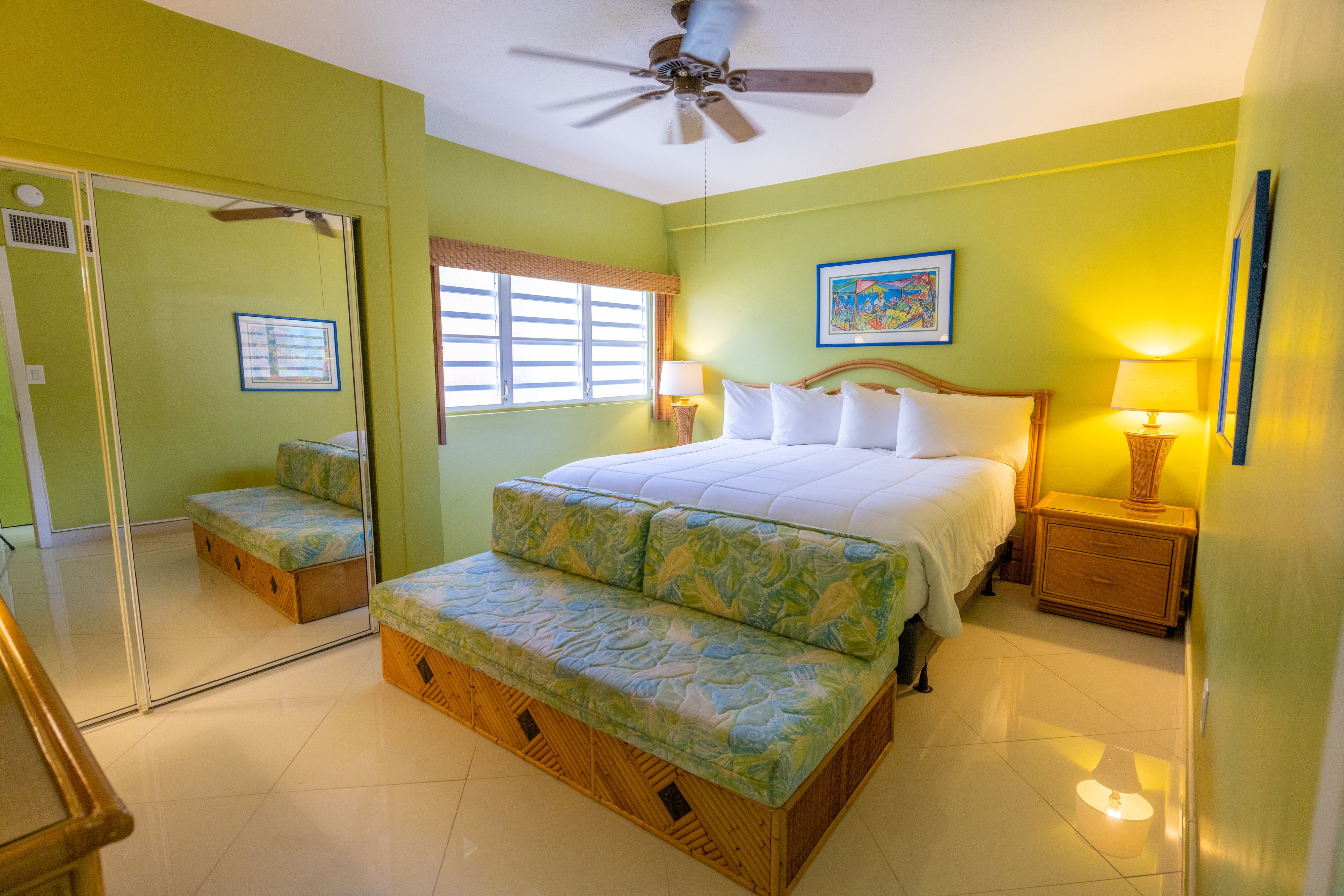 Secret Harbour Beach Resort 27/84