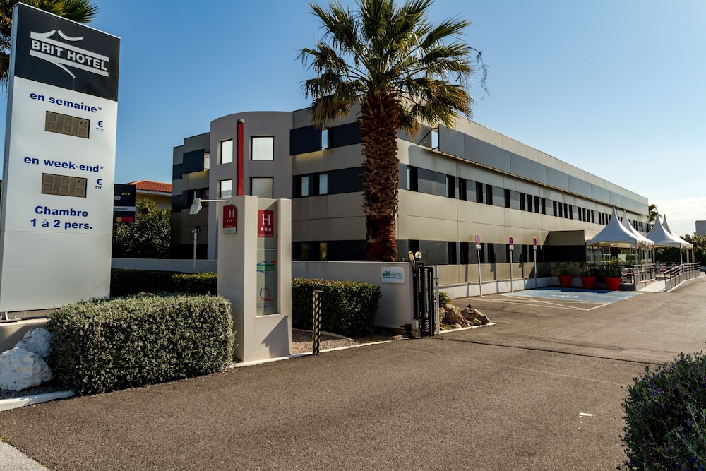 Brit Hotel Porte D Espagne 2/62