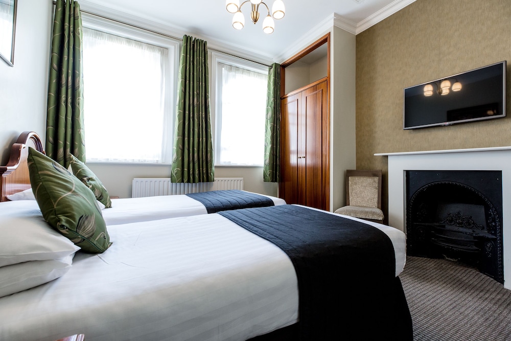 Kensington Gardens Hotel 10/38