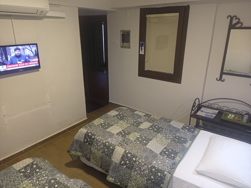 Ena Serenity Boutique Hotel 46/73