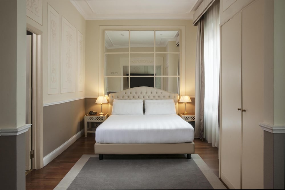 Junior Suite, Queen Bed