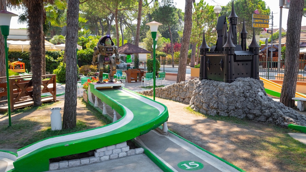 Hotel City Beach Resort 48/53