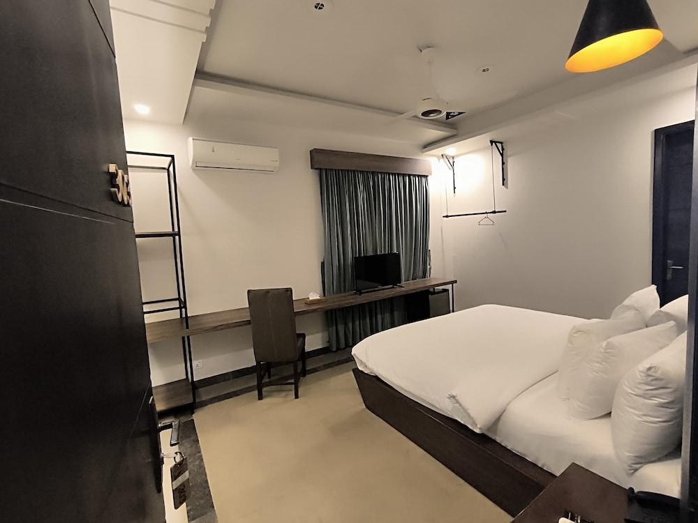 Xefan Hotel and Suites 22/59