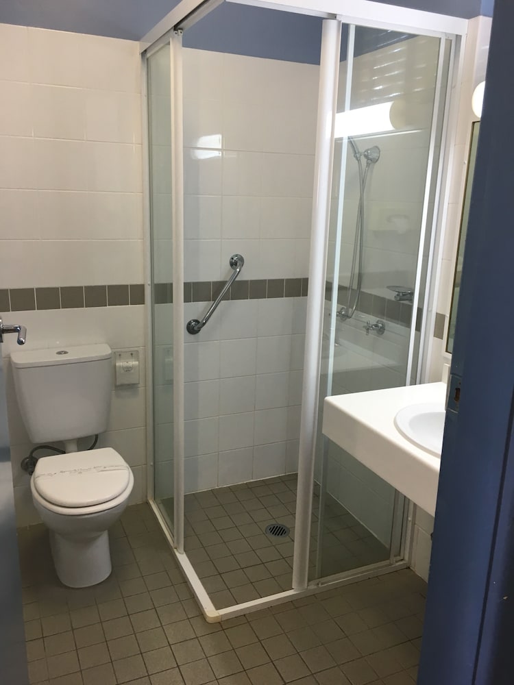 Waterview Gosford Motor Inn 26/72