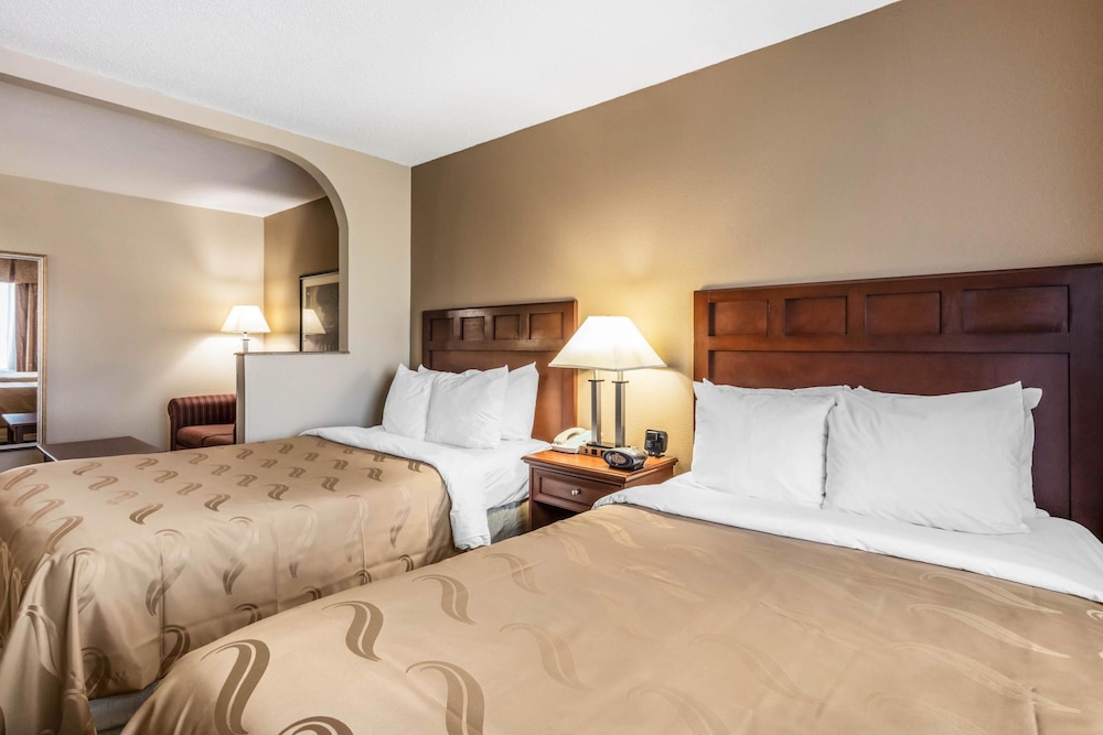 Quality Suites Paducah KY 26/57